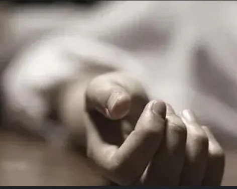 Husband commits suicide with 4 children after fight with wife!