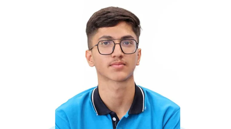 neet topper mahesh kumar