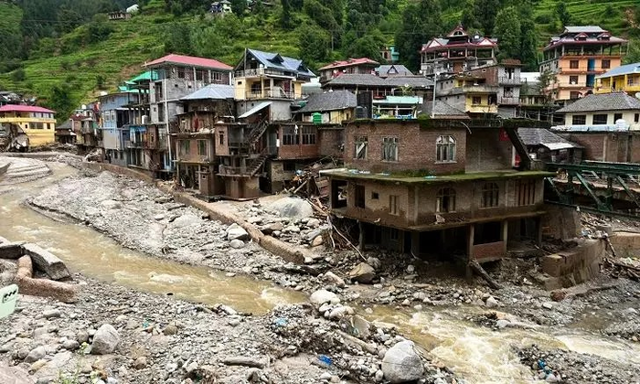 Heavy rainfall in northern India, flood situation in several states