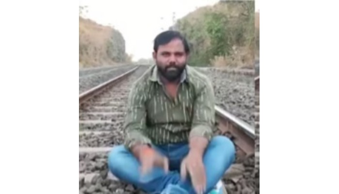 Gotya Gitte Threatens Jitendra Awhad