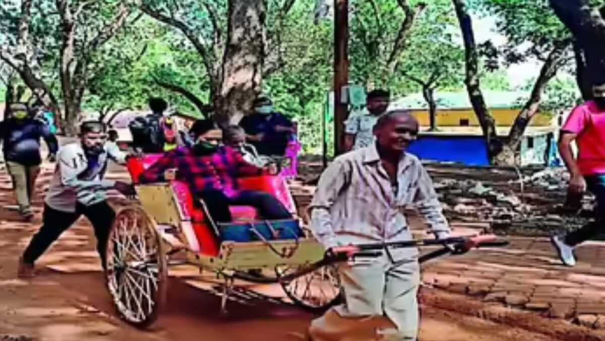 Hand-pulled rickshaws in Matheran banned as per Supreme Court order