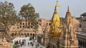 Kashi Temple Staff Get Govt Status