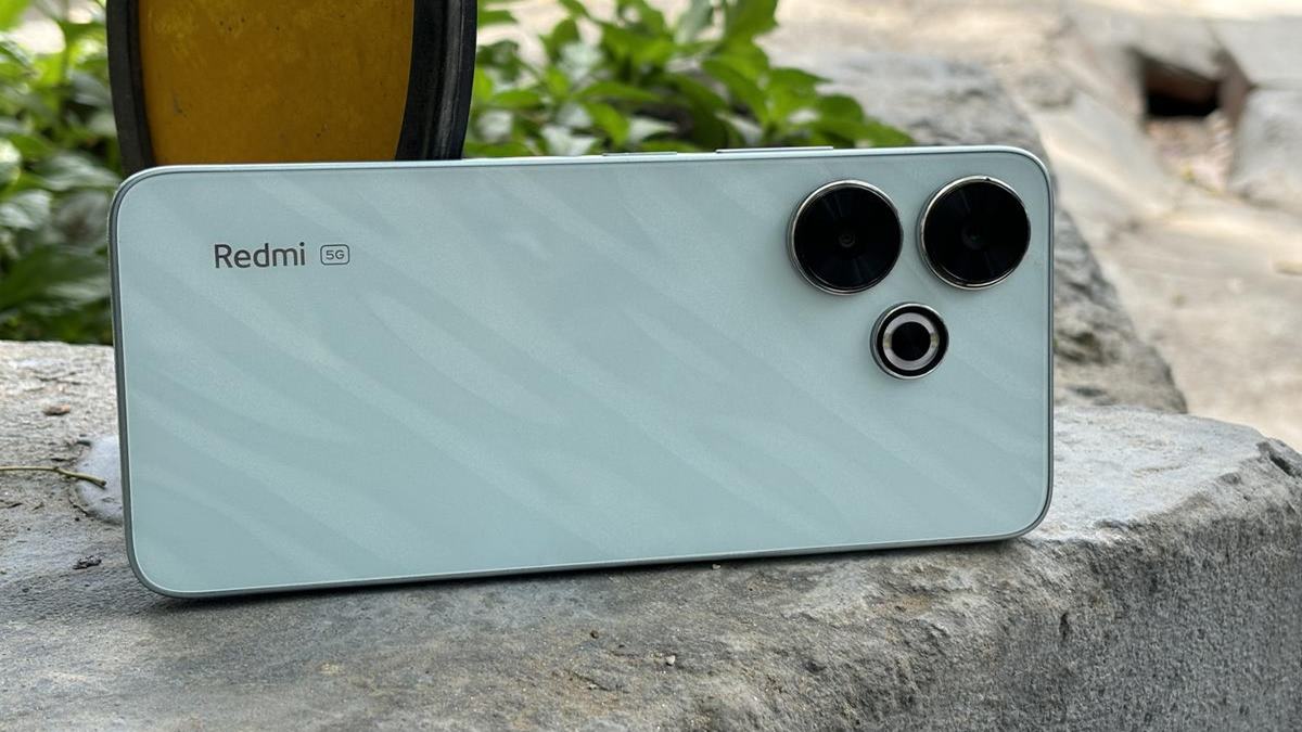 Best Camera Phones Under 15000 in 2025