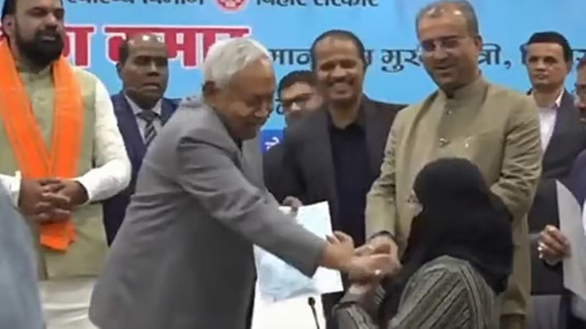 Nitish Kumar Hijab Controversy