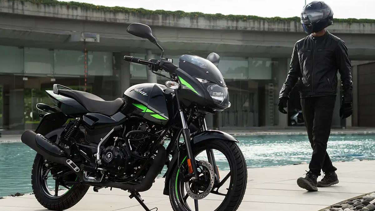 Bajaj Pulsar 125: स्पोर्टी लूक आणि जबरदस्त मायलेज! किंमत फक्त 80 हजारांपासून सुरू; पाहा फीचर्स