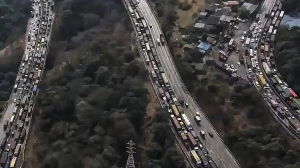 Mumbai Pune Expressway