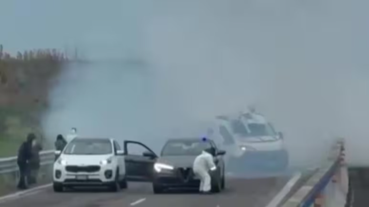 Video : Fake Italian Cops Blow Up Cash Van