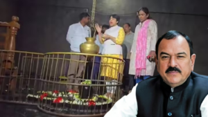 Trupti Desai Visit Ashok Kharat Ishaneshwar Mandir