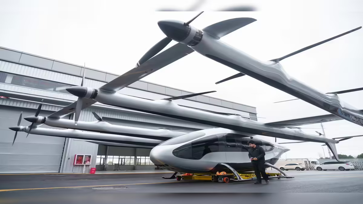 China's 10-Passenger Taxi