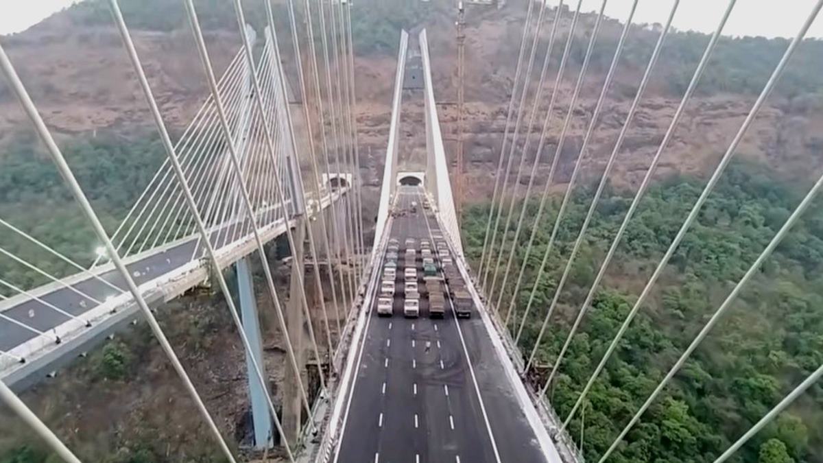 Mumbai Pune Expressway Missing Link : मुंबई-पुणे प्रवास आता सुसाट! मिसिंग लिंकवर किती स्पीडने जाता येणार? जाणून घ्या नियम