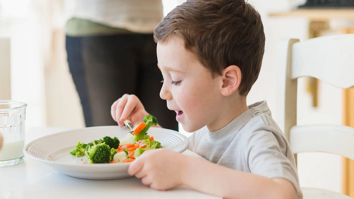 Health Tips: महागडे सप्लीमेंट्स की घरचं जेवण? मुलांच्या चांगल्या वाढीसाठी रोज किती प्रोटीन आणि फायबर आवश्यक? जाणून घ्या