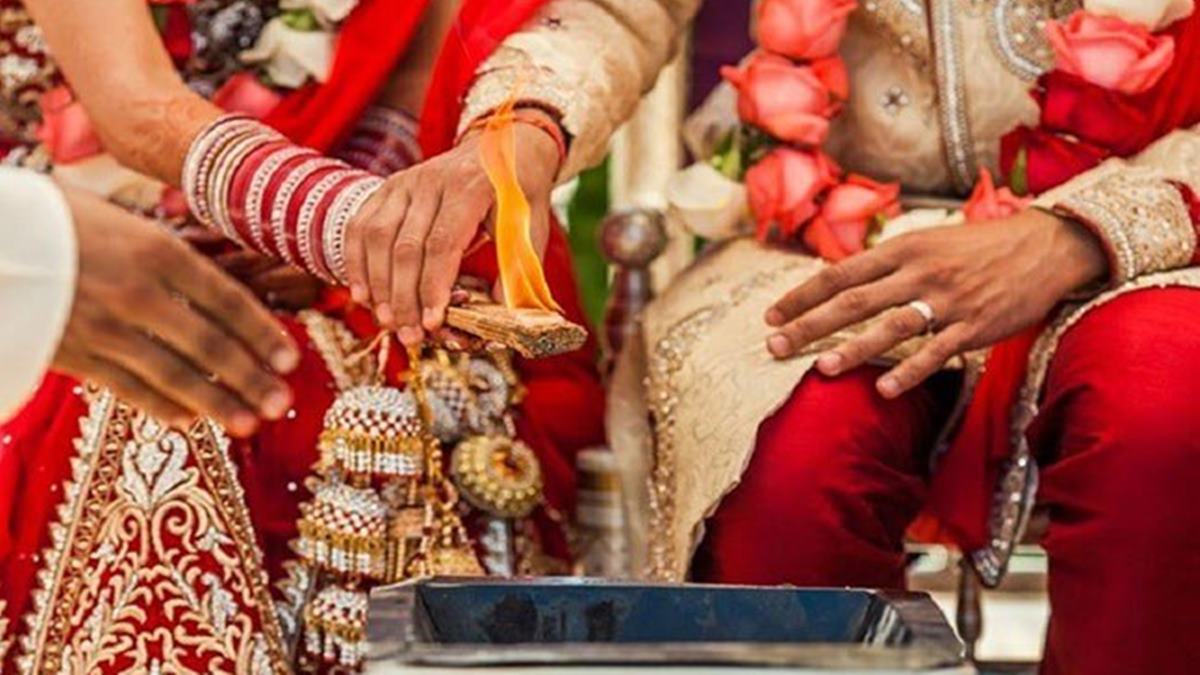 Inter-Caste Marriage Scheme: आंतरजातीय विवाह करणाऱ्या जोडप्यांना सरकार देणार 50,000 रुपये! जाणून घ्या पात्रता आणि अर्ज करण्याची सोपी पद्धत