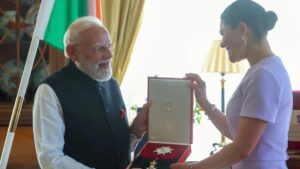 PM Modi Sweden Visit: पंतप्रधान नरेंद्र मोदींना स्वीडनचा सर्वोच्च सन्मान! 'रॉयल ऑर्डर ऑफ पोलर स्टार'ने गौरव; मिळाले रवींद्रनाथ टागोरांचे खास गिफ्ट
