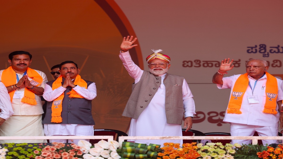Congress stabbed DMK - PM Modi Slams