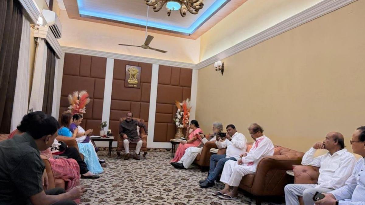 Trinamool Congress : तृणमूल काँग्रेसमध्ये उभी फूट! पक्षांतर बंदी टाळण्यासाठी बंडखोर खासदार 'या' पक्षात विलीनीकरण करणार