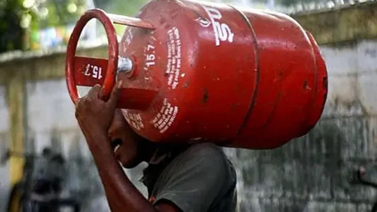 LPG Price Hike: सर्वसामान्यांना महागाईचा मोठा झटका! घरगुती गॅस सिलिंडरच्या किमतीत पुन्हा वाढ; पाहा नवीन दर