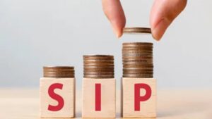 SIP Investment Tips: वयाच्या 21 व्या वर्षी सुरू करा 'हा' प्लॅन, 30 वर्षांनंतर मिळतील 15 लाख