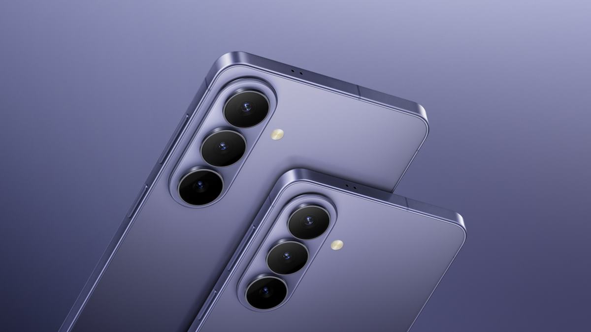 Samsung Galaxy S26+: सॅमसंगच्या प्रीमियम फ्लॅगशिप फोनवर 37 हजारांची बंपर सूट! 12GB रॅम आणि कडक कॅमेरा असलेल्या फोनची किंमत झाली खूपच कमी