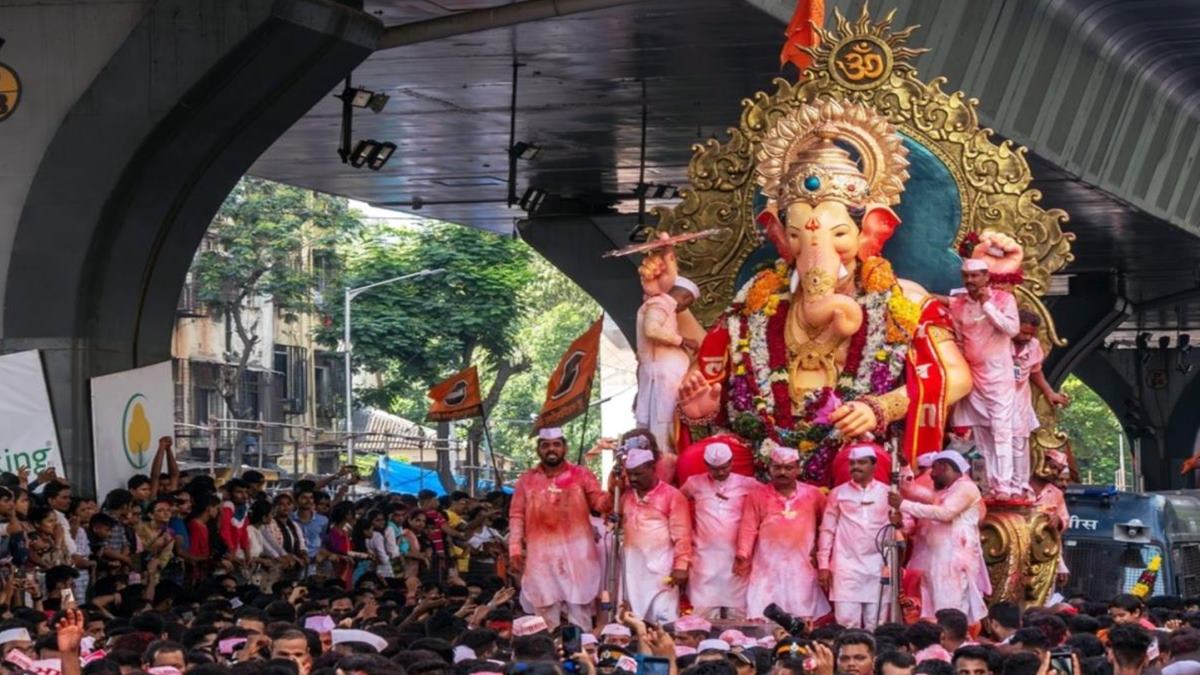 Ganeshotsav 2026: मुंबईत बाप्पाच्या आगमनासाठी पालिकेची जय्यत तयारी! गणेश मंडळांना ऑनलाईन मिळणार सर्व परवानग्या
