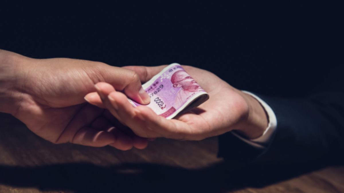 Retirement Planning: वयाच्या 30 व्या वर्षी किती SIP करावी? 60 नंतर सुखात जगण्यासाठी पाहा गणिते