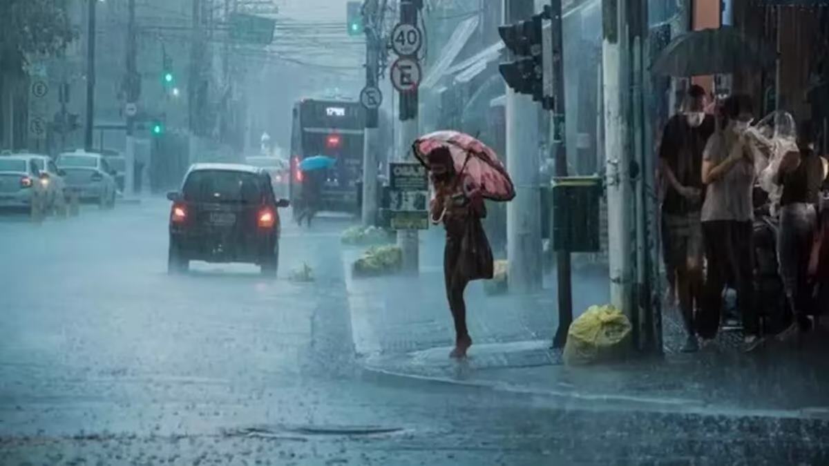Maharashtra Rain Update : मुंबईत पावसाचे आगमन कधी? 'या' तारखेनंतर पुनरागमन होण्याची शक्यता; जाणून घ्या हवामान अंदाज