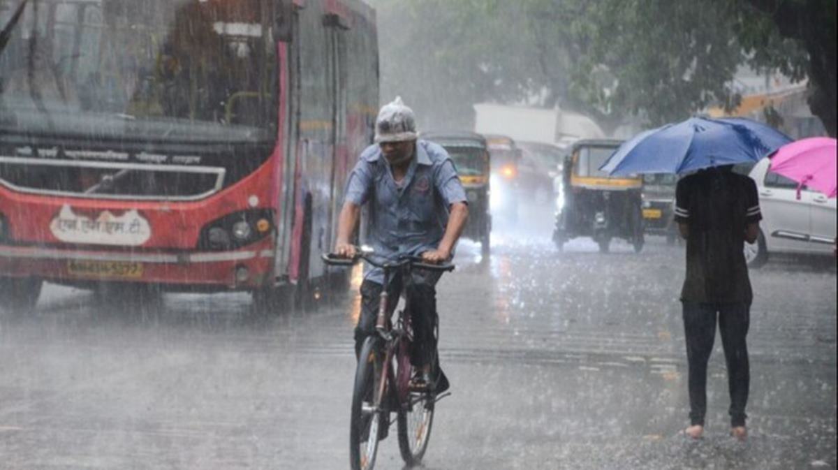 Mumbai Rain Updates: मुंबईत वरुणराजाचे जोरदार आगमन! उपनगरांमध्ये मुसळधार पाऊस; हवामान विभागाकडून 'ऑरेंज अलर्ट' जारी