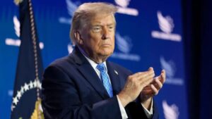 Donald Trump Warning: अमेरिकेची जगाला थेट धमकी! डिजिटल टॅक्स लावल्यास वस्तू होणार 100% महाग; भारतावर काय होणार परिणाम?