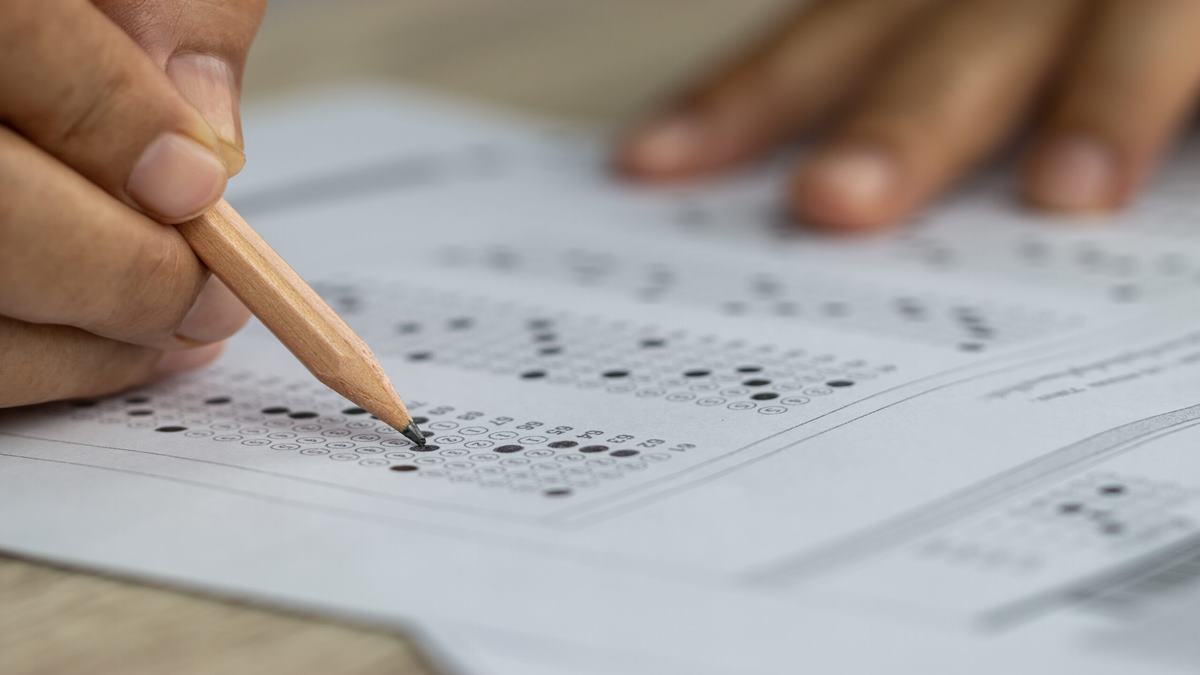 NEET UG 2026 Re-exam: नीट पुनर्रिक्षेसाठी आज देशभरात रंगीत तालीम! 5 हजार केंद्रांवर 3 स्तरांची सुरक्षा, परीक्षा यंत्रणा हायअलर्टवर