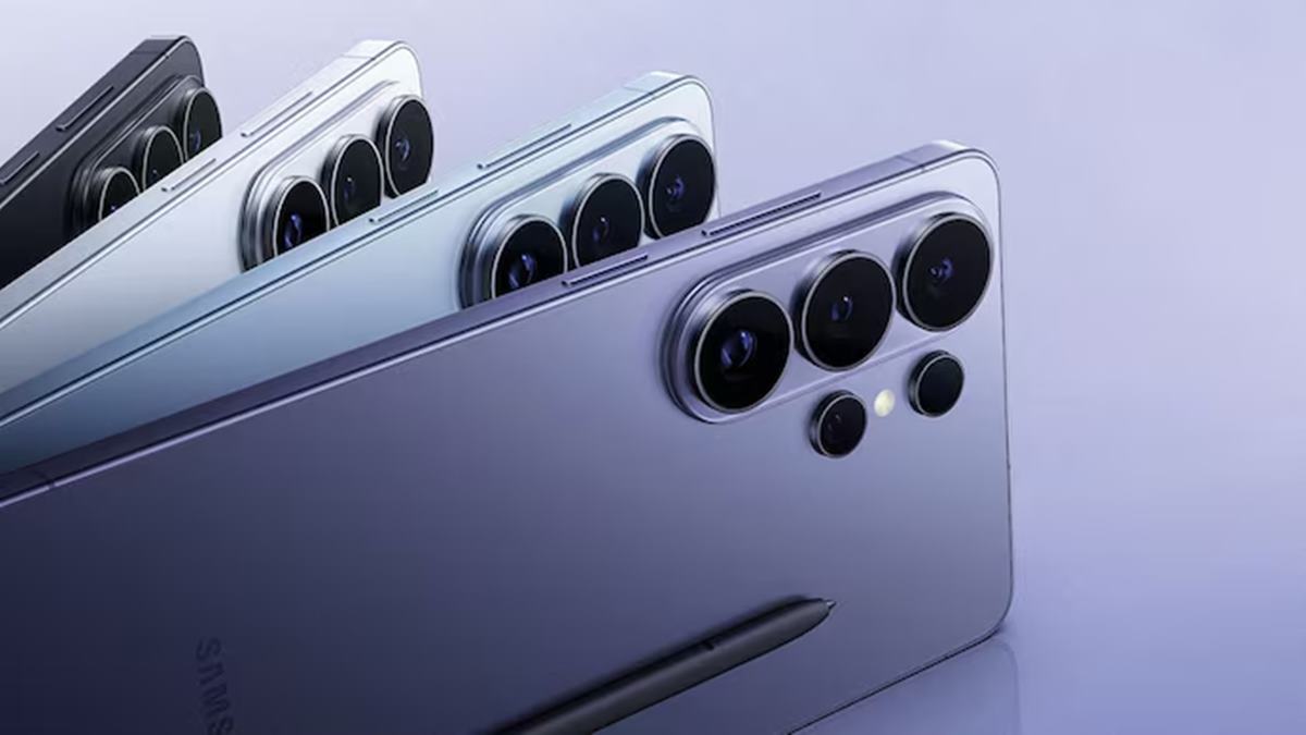 Samsung Galaxy S26 Ultra: सॅमसंगचा सर्वात महागडा प्रीमियम फोन 15,000 रुपयांनी स्वस्त; अॅमेझॉनवर खरेदीची सुवर्णसंधी