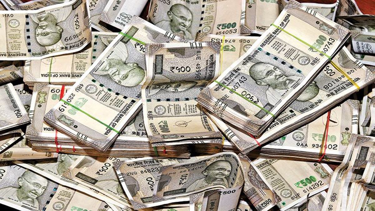 Swiss Bank Indian Money : स्विस बँकांमध्ये भारतीयांचा किती पैसा? समोर आली आकडेवारी