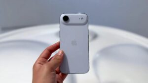 iPhone Air Price Drop: सुवर्णसंधी! Apple चा सर्वात स्लिम आयफोन 'या' ई-कॉमर्स साईटवर मिळतोय खूपच स्वस्त; पाहा ऑफर्स
