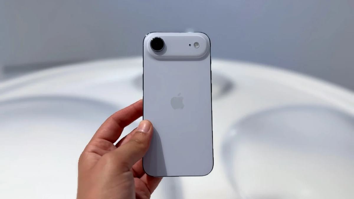 iPhone Air Price Drop: सुवर्णसंधी! Apple चा सर्वात स्लिम आयफोन 'या' ई-कॉमर्स साईटवर मिळतोय खूपच स्वस्त; पाहा ऑफर्स