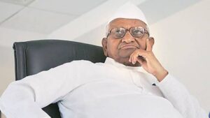 RTI Act Changes: आरटीआय कायद्यातील बदलांवर अण्णा हजारे आक्रमक! फडणवीस सरकारला दिला थेट उपोषणाचा इशारा