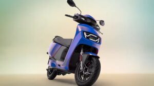 Budget Electric Scooters: पेट्रोलच्या वाढत्या किमती विसरा! अवघ्या 60 हजारांच्या बजेटमध्ये घरी आणा 'या' 5 शानदार इलेक्ट्रिक स्कूटर्स