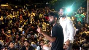 Jantar Mantar Protest: दिल्लीत तणाव कायम! पोलिसांचा लाठीमार आणि अश्रूधूर तरीही आंदोलक ठाम; आज पुन्हा संसदेवर धडकण्याचा इशारा