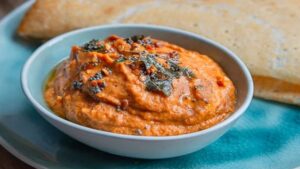 Onion Chutney Recipe: इडली-डोशासाठी बनवा हॉटेलसारखी चटकदार कांद्याची चटणी, पाहा सोपी रेसिपी