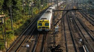 Mumbai Local News: मुंबई लोकल प्रवाशांनो सावधान! 'त्या' व्हायरल पत्रकावर मध्य रेल्वेचे मोठे स्पष्टीकरण;