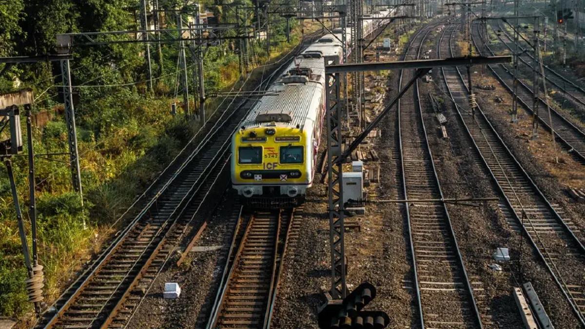 Mumbai Local News: मुंबई लोकल प्रवाशांनो सावधान! 'त्या' व्हायरल पत्रकावर मध्य रेल्वेचे मोठे स्पष्टीकरण;