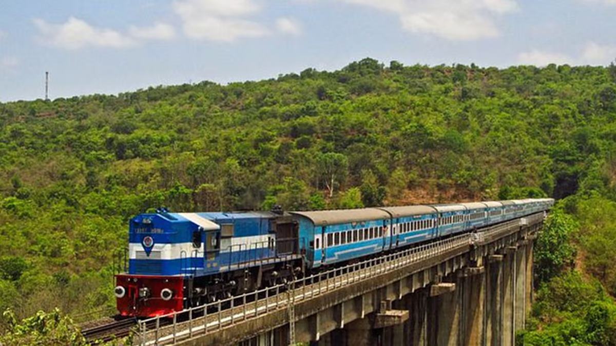 Konkan Railway Reservation: कोकणवासीयांचा रेल्वे आरक्षणाचा खोळंबा! गणेशोत्सवासाठी ट्रेन फुल्ल