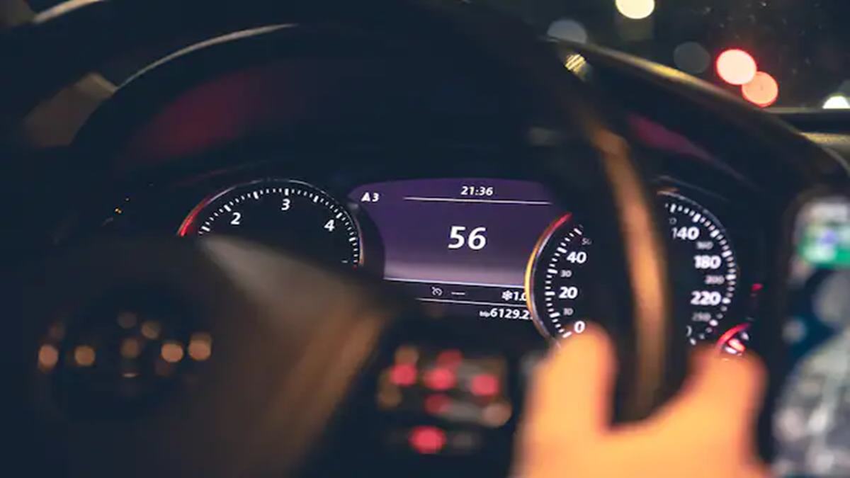 Car Mileage Calculation: कारचे अचूक मायलेज कसे मोजायचे? जाणून घ्या सोपी पद्धत