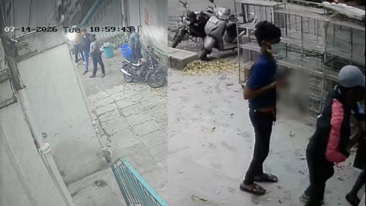Pune Koyta Gang Crime: पुण्यात कोयता गँगचा पुन्हा धुमाकूळ! कोथरूडमध्ये तरुणावर भररस्त्यात जीवघेणा हल्ला; खळबळजनक घटना CCTV मध्ये कैद