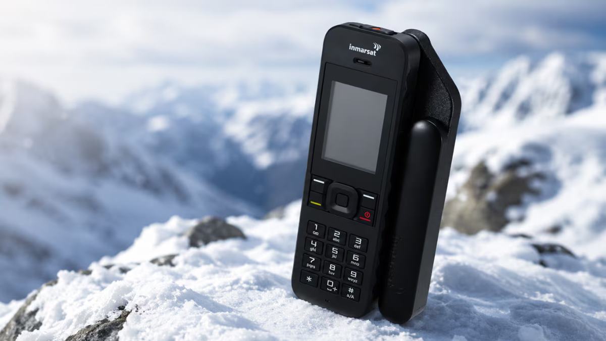 BSNL Satellite Phone Launch : बीएसएनएलने लाँच केला तब्बल 1.34 लाखांचा फोन; नक्की काय आहे यात खास? वाचा