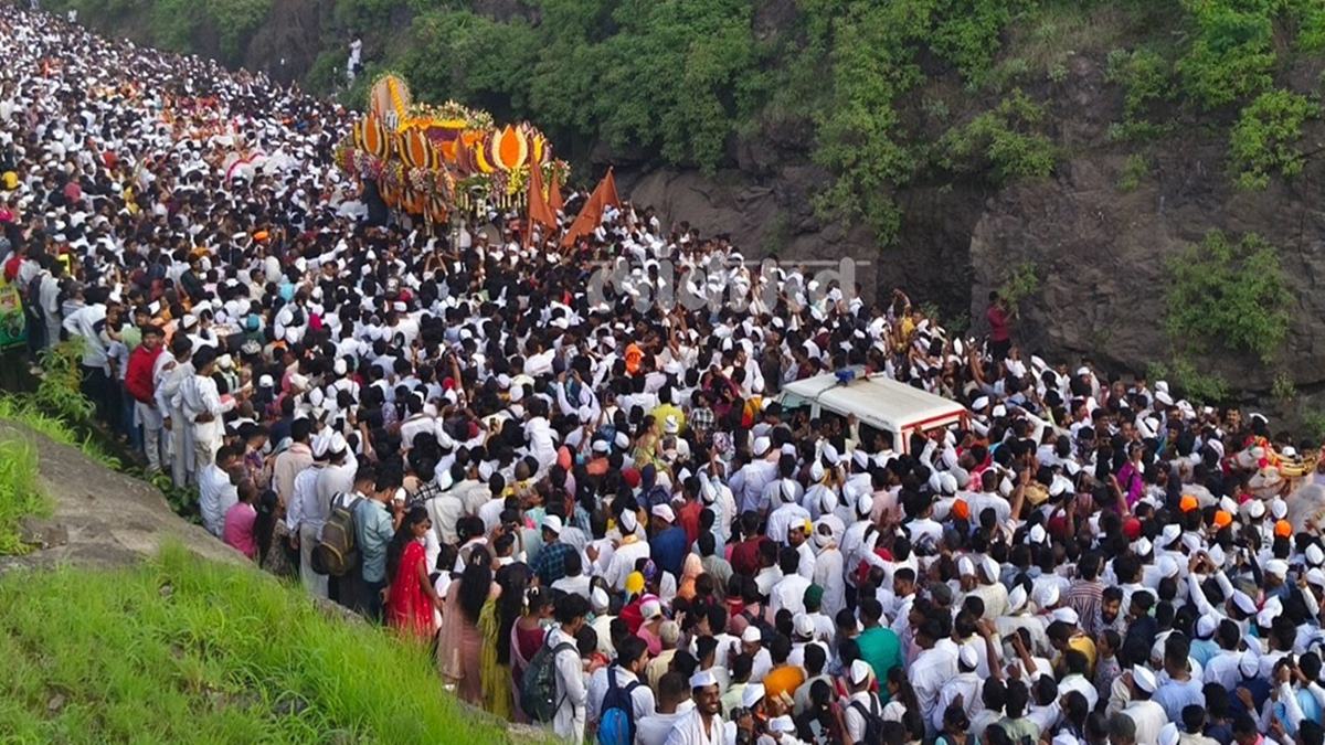 Vithal Rukmini Warkari Yojna: वारकऱ्यांसाठी राज्य सरकारचे मोठे सुरक्षा कवच! अपघाती मृत्यू झाल्यास कुटुंबाला मिळणार 4 लाख रुपये; 'या' नव्या योजनेची घोषणा