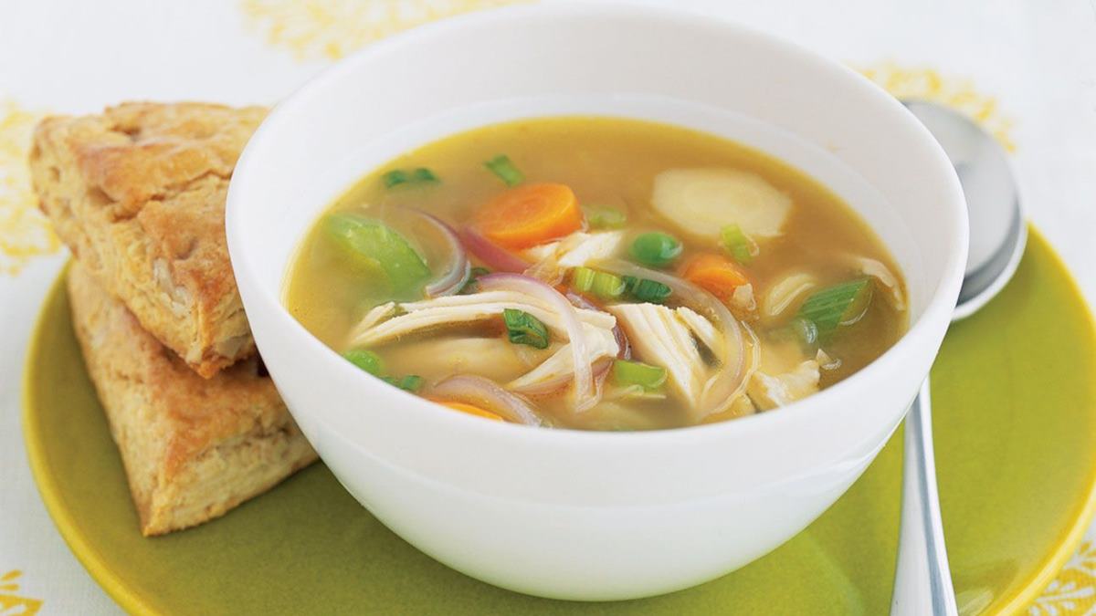 Immunity Booster Soup: पावसाळ्यात आजारी पडण्याची भीती? शरीराची रोगप्रतिकारशक्ती वाढवण्यासाठी रोज प्या गरमागरम व्हेज सूप; नोट करा सोपी रेसिपी